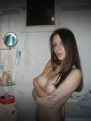 Fotos namorada morena peituda posando pelada em casa