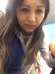 Mostrou brioco apertado escondida no banheiro do trabalho